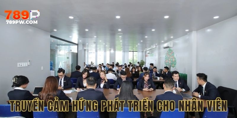 CEO Xuân Hinh xây dựng chiến lược vững chắc